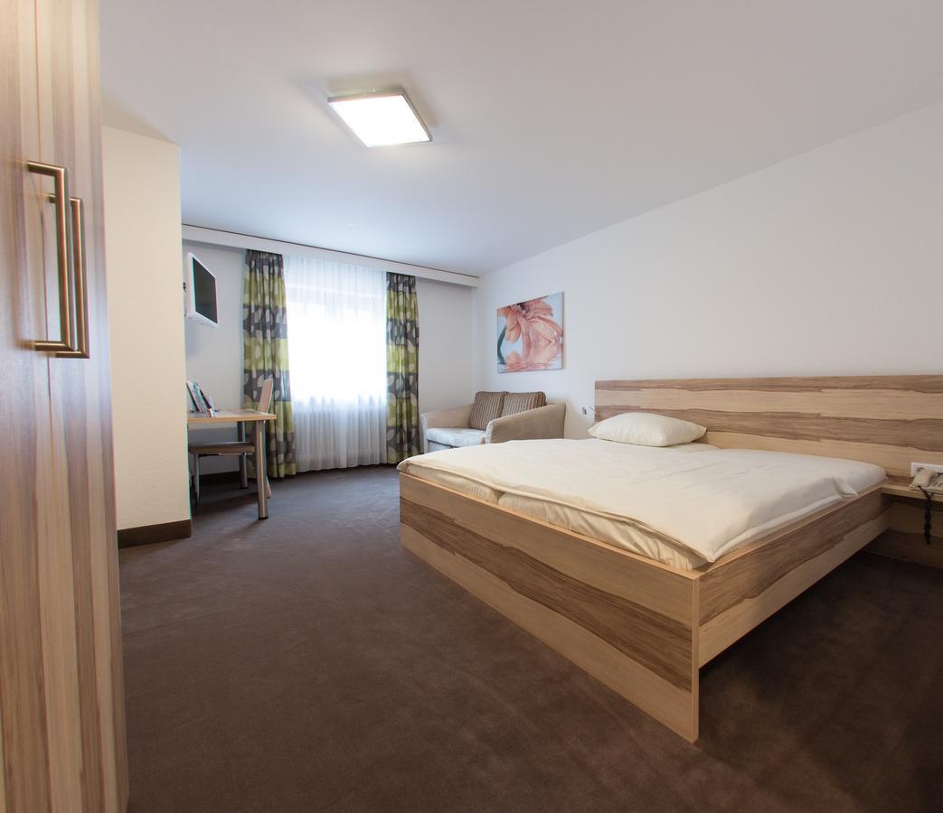 Hotel Stadt Тутлинген Экстерьер фото